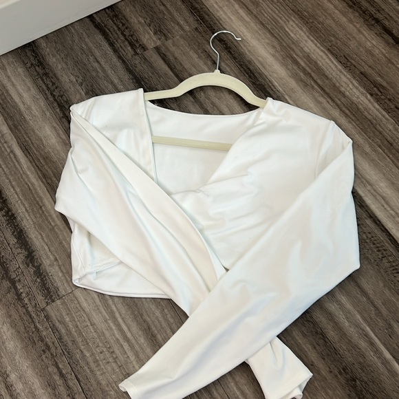 WHITE CROP TOO DRY FIT MATERIAL SIZE M - Picture 2 of 3